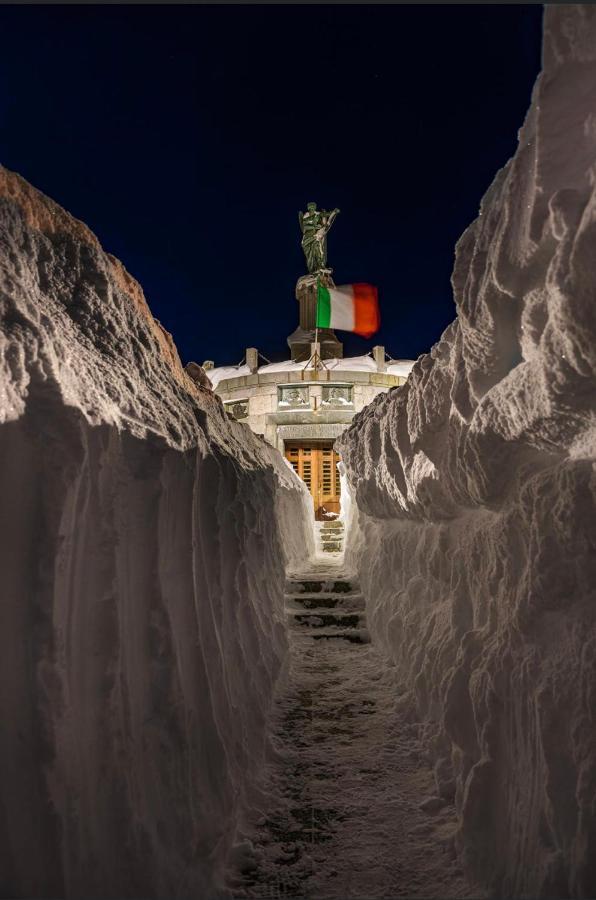 Finestra Sull'Adamello Apartment Passo del Tonale Luaran gambar